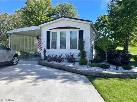 1229 Columbiana Lisbon Rd #59, Columbiana, OH 44408
