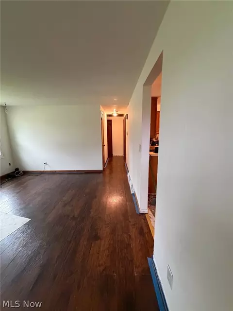 2425 Reeves Ave, Lorain, OH 44052 photo 3