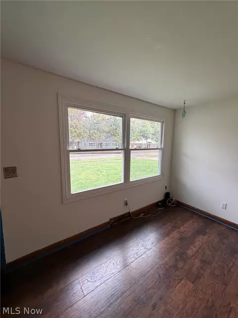 2425 Reeves Ave, Lorain, OH 44052 photo 2