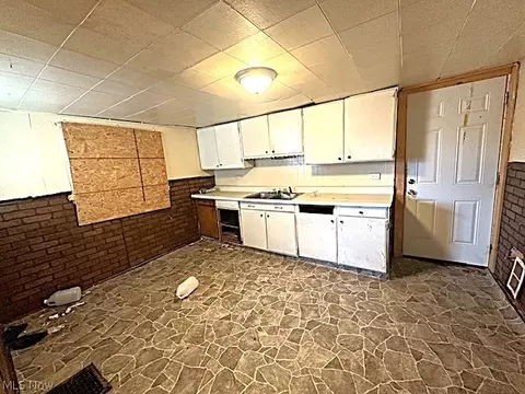 406 Ewing Ave, Lima, OH 45801 photo 2