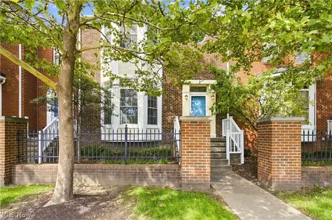 8421 Euclid Ave, Cleveland, OH 44106
