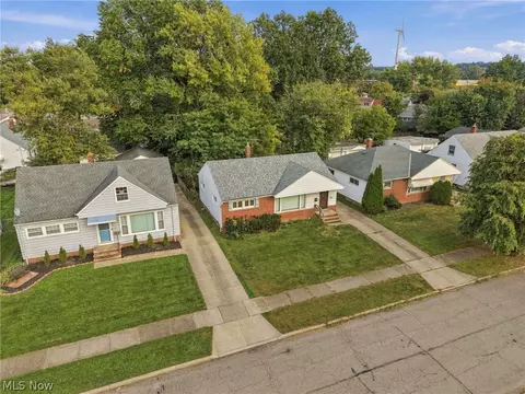 View/Area - 819 E 261st St, Euclid, OH 44132 photo 2 of 8