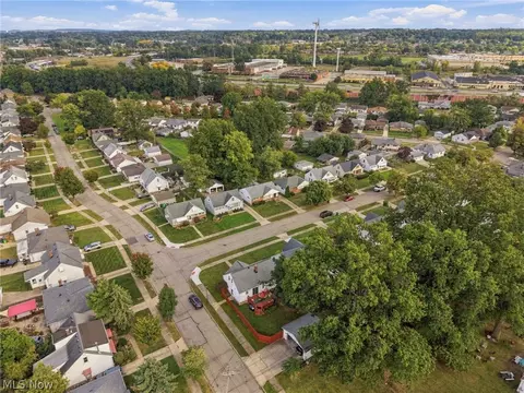 View/Area - 819 E 261st St, Euclid, OH 44132 photo 6 of 8
