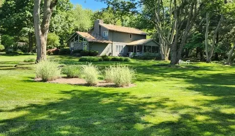 2025 Lyndway Rd, Cleveland, OH 44121