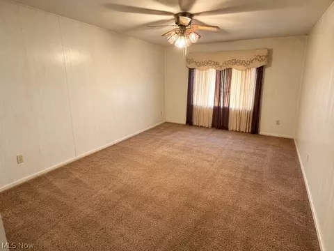 Living - 569 Hemlock Dr, Euclid, OH 44132 photo 3 of 3