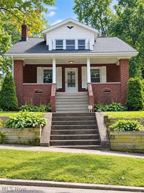351 Litchfield Rd, Akron, OH 44305