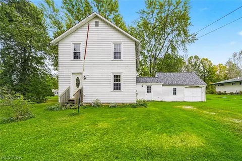 8646 Billings Rd, Kirtland, OH 44094