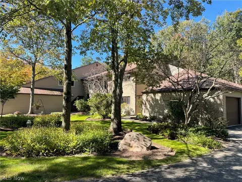 16575 Wren Rd #3 H, Chagrin Falls, OH 44023