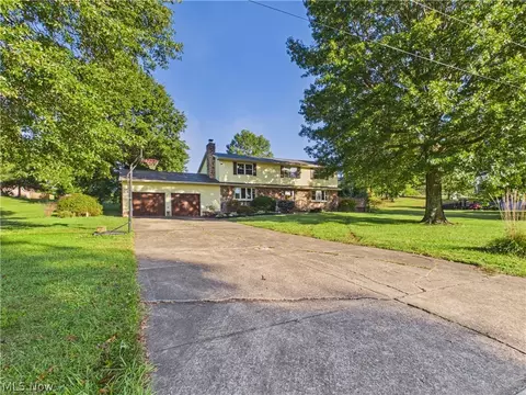 171 Society Hills Rd, Mineral Wells, WV 26150