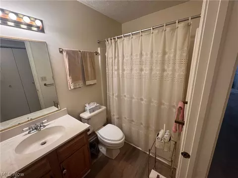 Bath - 1331 Fox Run Dr #4, Boardman, OH 44512 photo 2 of 2