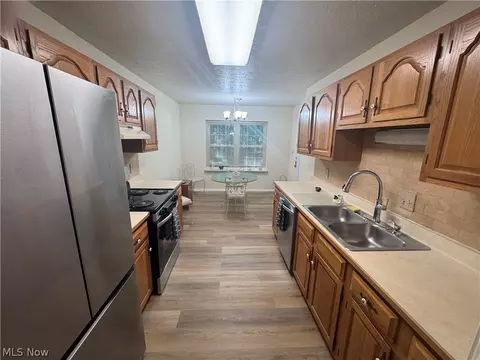 Kitchen - 1331 Fox Run Dr #4, Boardman, OH 44512 photo 1 of 1