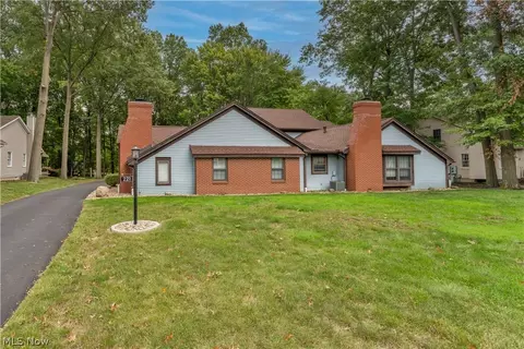221 Talsman Dr, Canfield, OH 44406
