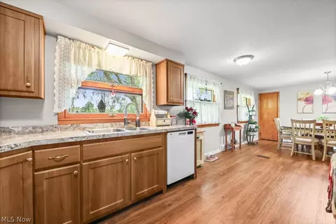 Kitchen - 3568 Mountview Ave, Alliance, OH 44601 photo 1 of 5