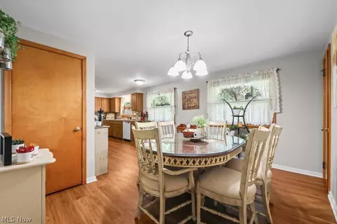 Dining - 3568 Mountview Ave, Alliance, OH 44601 photo 2 of 3