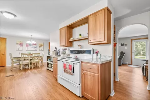 Kitchen - 3568 Mountview Ave, Alliance, OH 44601 photo 5 of 5
