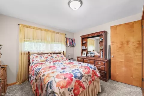 Bedroom - 3568 Mountview Ave, Alliance, OH 44601 photo 4 of 5