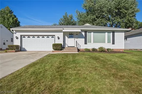 1578 Chelmsford Rd, Mayfield Heights, OH 44124
