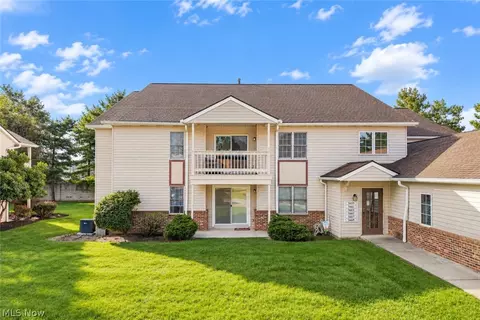 5663 Gateway Ln, Brook Park, OH 44142