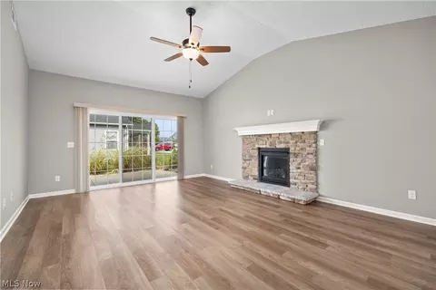 Living - 132 Acorn Ln, Elyria, OH 44035 photo 4 of 6