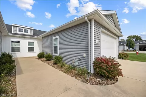 Exterior - 132 Acorn Ln, Elyria, OH 44035 photo 2 of 6