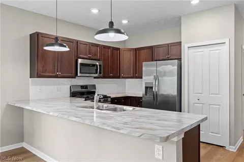 Kitchen - 132 Acorn Ln, Elyria, OH 44035 photo 4 of 4