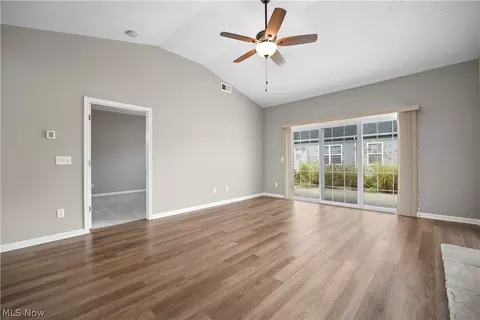 Living - 132 Acorn Ln, Elyria, OH 44035 photo 2 of 6