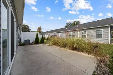 Exterior - 132 Acorn Ln, Elyria, OH 44035 photo 4 of 6