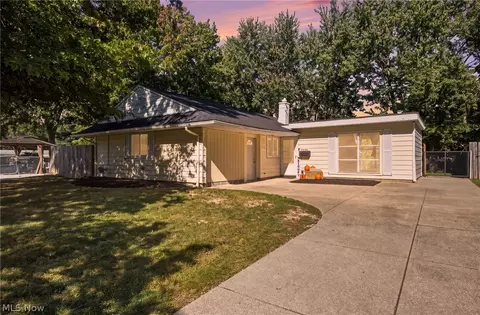 6410 Newland Dr, Parma Heights, OH 44130