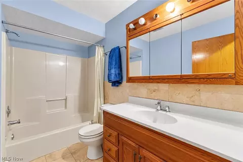 Bath - 8935 Oberlin Rd, Elyria, OH 44035 photo 2 of 2