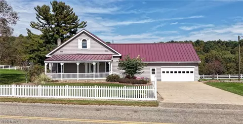 7759 Edie Hill Rd SE, Uhrichsville, OH 44683
