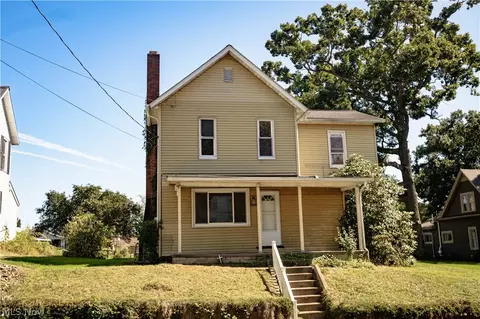 222 Plum St, Magnolia, OH 44643