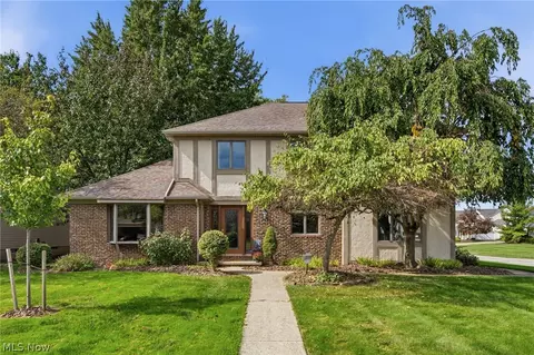 3374 Kings Mill Run, Rocky River, OH 44116