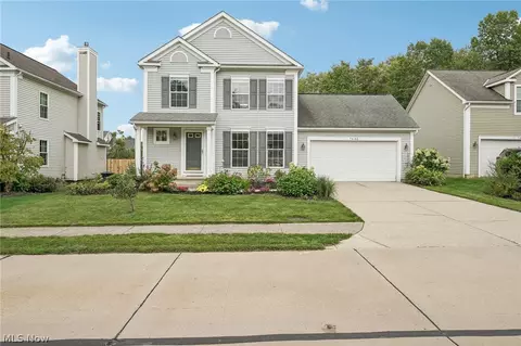 Exterior - 7680 Woodpath Dr, Hudson, OH 44236 photo 3 of 6