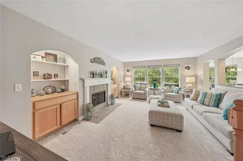 Living - 7680 Woodpath Dr, Hudson, OH 44236 photo 4 of 4