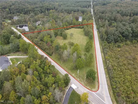 6645 Chagrin River Rd, Chagrin Falls, OH 44022