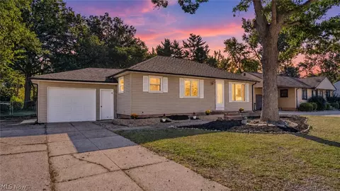 5861 Stearns Rd, North Olmsted, OH 44070