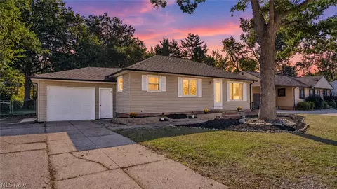 5861 Stearns Rd, North Olmsted, OH 44070