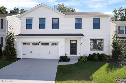 3208 Sunny Brook Dr, Akron, OH 44312
