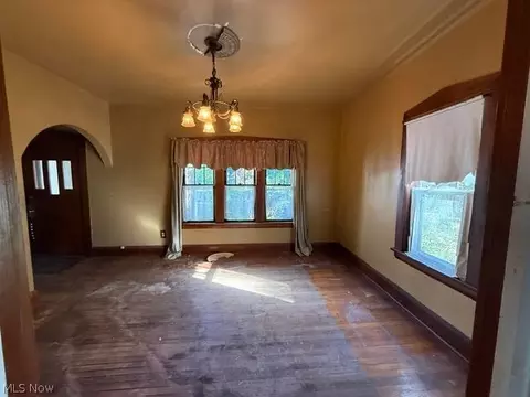 Living - 4515 Mellinger Rd, Canfield, OH 44406 photo 1 of 2