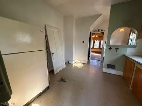 Entry Way - 4515 Mellinger Rd, Canfield, OH 44406 photo 1 of 1
