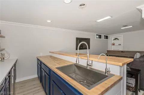 Kitchen - 694 Simich Dr, Seven Hills, OH 44131 photo 7 of 8