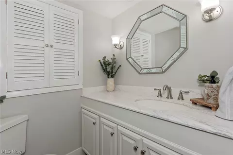 Bath - 694 Simich Dr, Seven Hills, OH 44131 photo 1 of 7