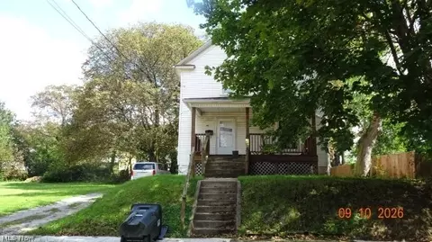 1305 Andrus St, Akron, OH 44301