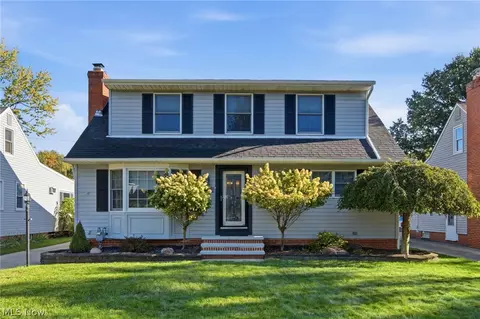 16420 Parklawn Ave, Middleburg Heights, OH 44130