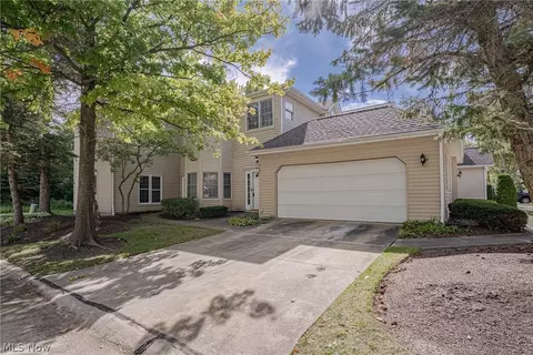 439 Eagle Trce, Mayfield Heights, OH 44124