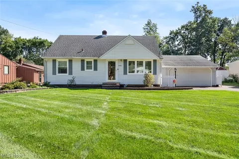 5987 Burns Rd, North Olmsted, OH 44070
