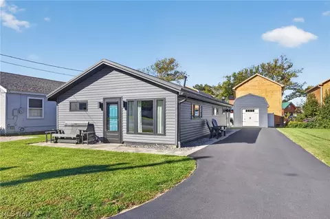 2423 Linwood Dr, Ashtabula, OH 44004