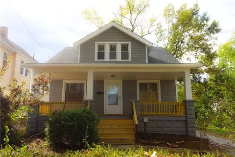 8216 Vineyard Ave, Cleveland, OH 44105
