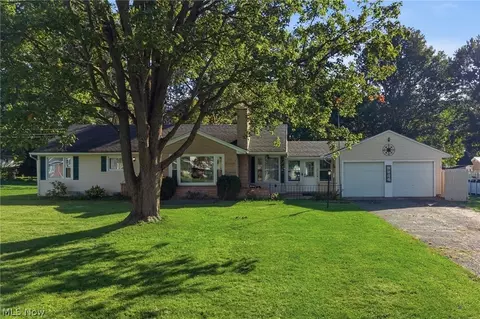 1023 Mount Auburn Dr, Ashland, OH 44805