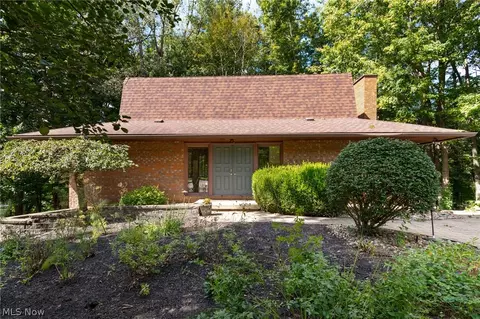 2440 Townsend Dr, Wooster, OH 44691